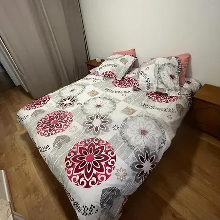 Apartament 4 Pieces Avec Parking A 2 Min Du Centre Commercial Et Du Lac De